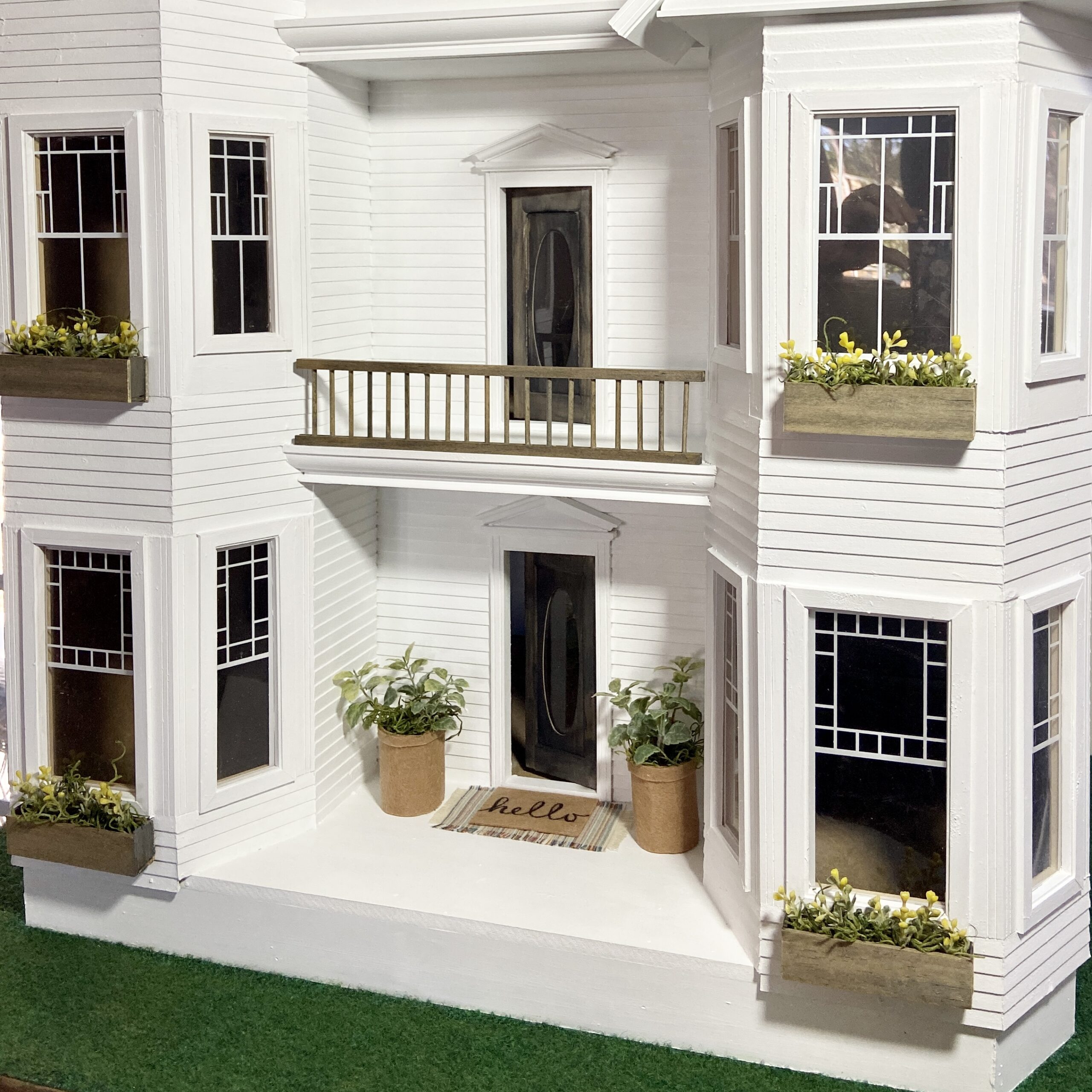Small-Scale Charm: DIY Dollhouse Ideas for Your Front Porch